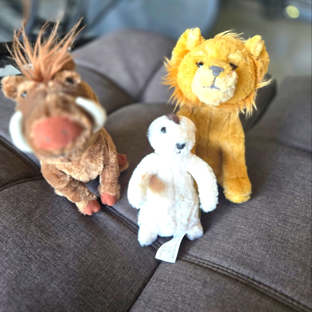 Lion King stuffed play animals ...make noise and talk